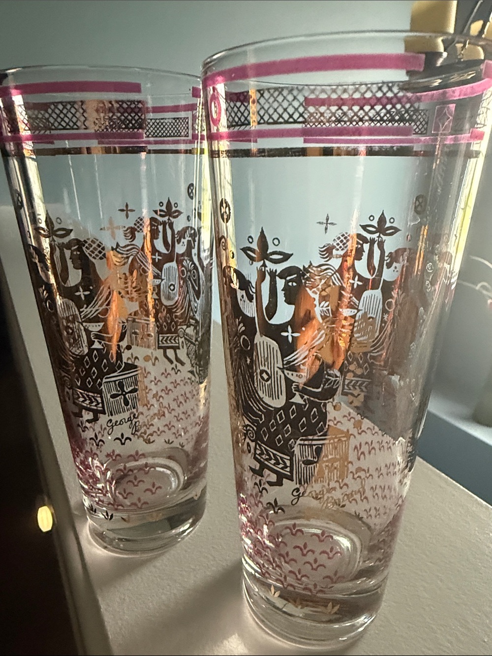 Decorative Pink and Gold Glass Tumbler Pair - Elegant Dinnerware